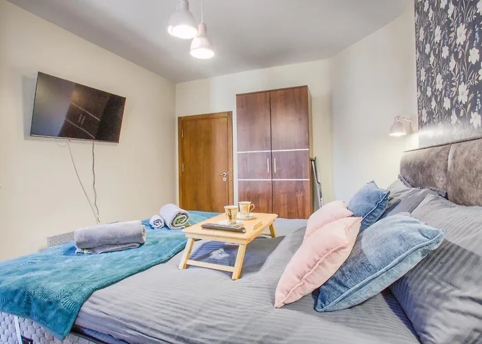 Cosy On The Lift Apartment